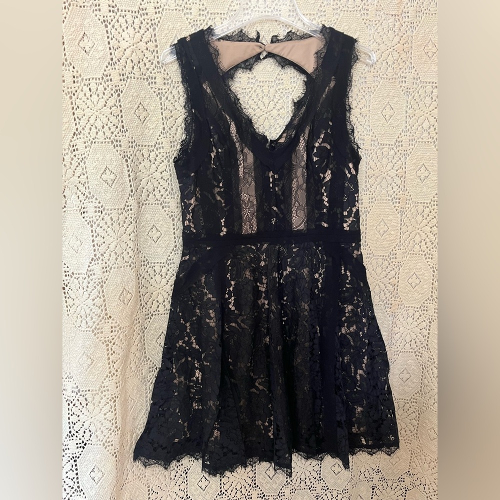 Lace dress HEARTLOOM black and nude NWT